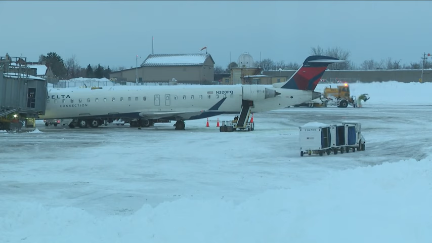 温哥华人解决了布法罗暴风雪旅行困境，将从飞往
