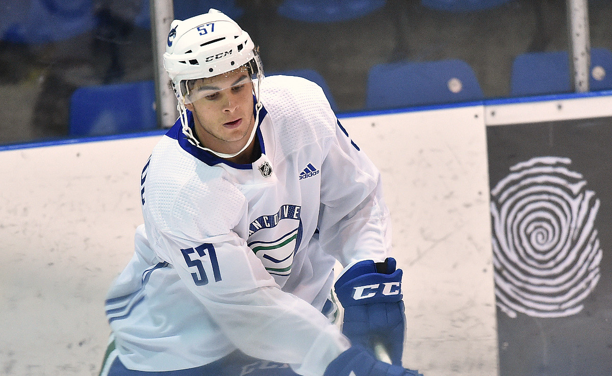 Canucks, Blues assign group of players to Utica Comets