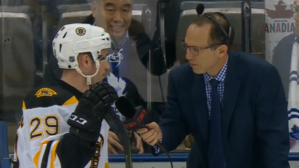 Eagle-eyed ice hockey fan alerts Canucks assistant manager to