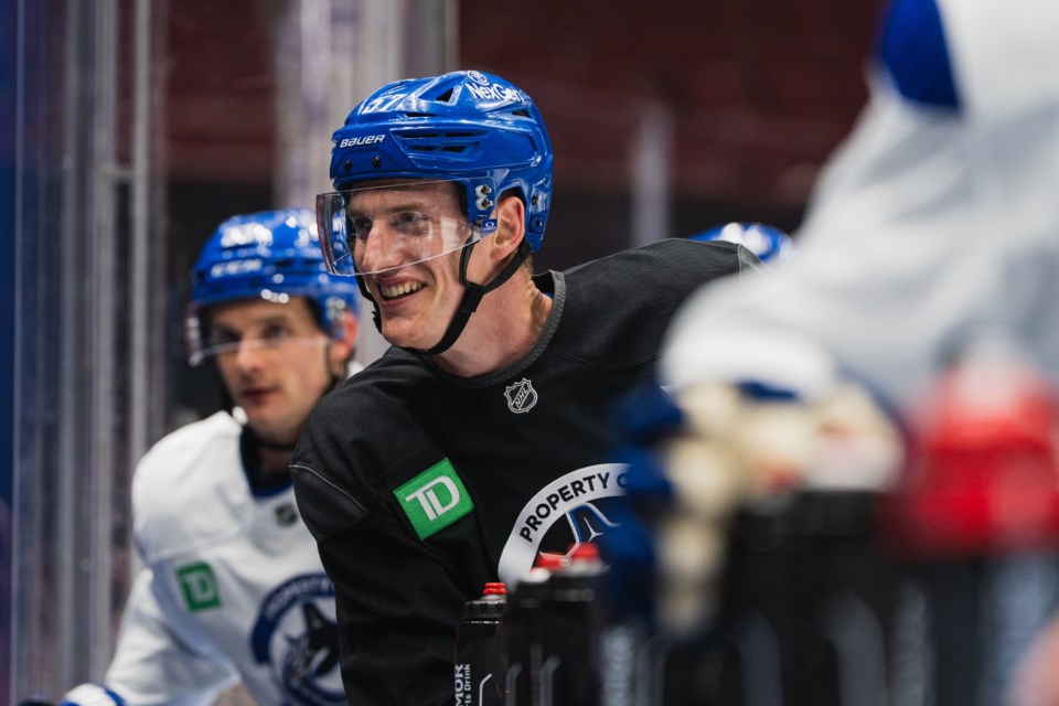 myers-van-practice-canucks-twitter