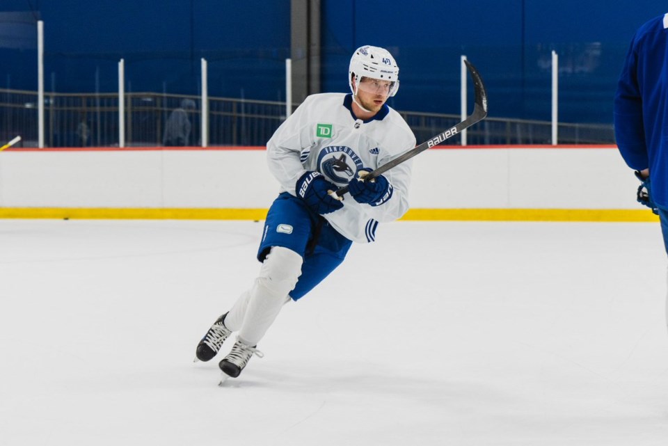 pettersson-informal-skate-canucks-twitter