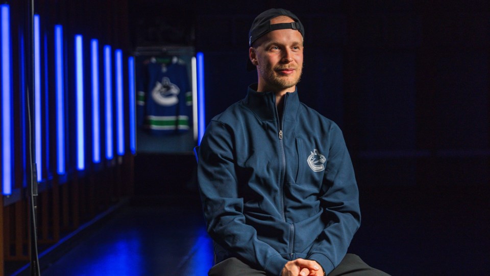 pettersson-media-day-canucks-twitter