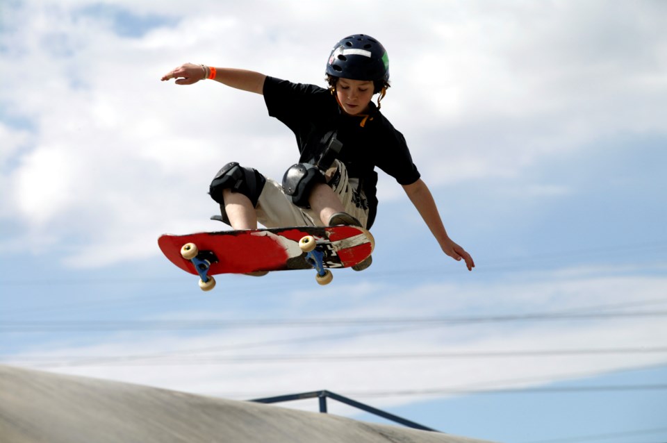 young-skateboarder-steve-smith-GettyImages-200365660-001