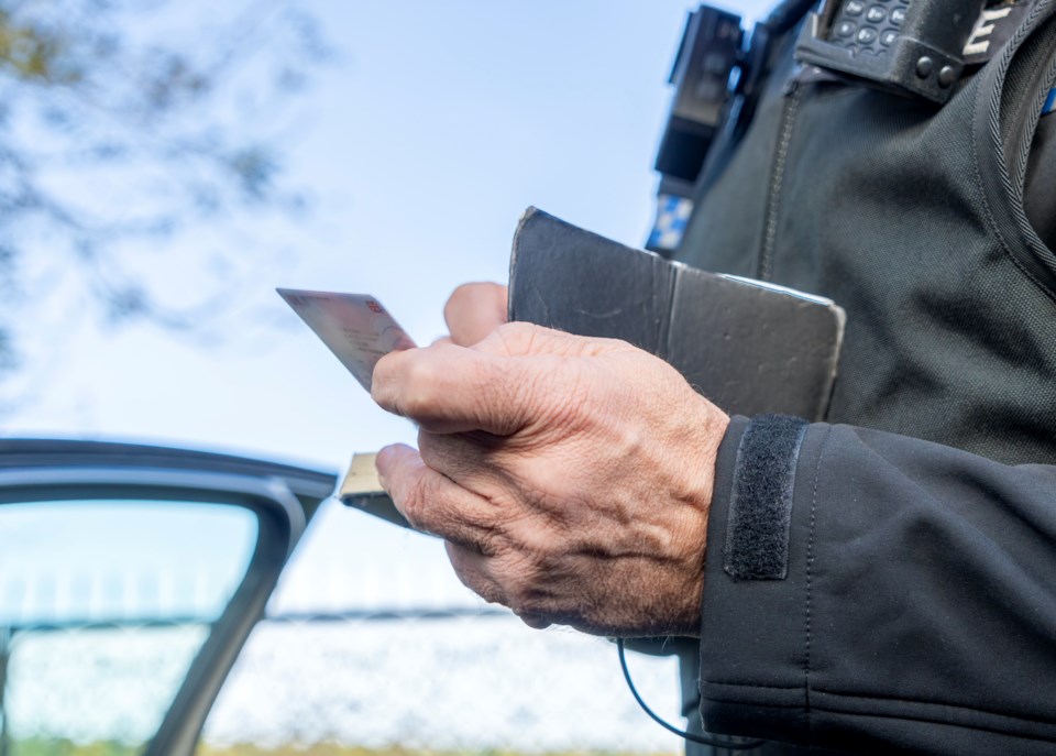 police-officer-notebook-investigation