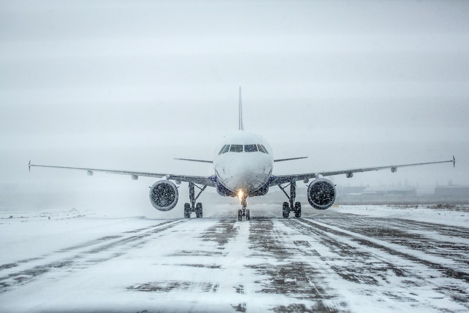 toronto-plane-crash-vancouver-flights-plane-snow-2025