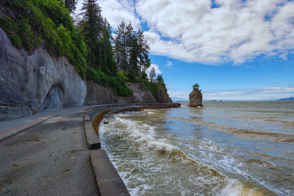 stanley-park-seawall-closes-vancouver-weather-october-2024