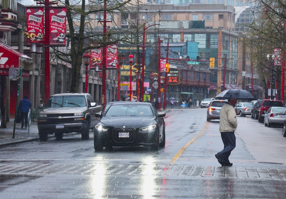 rain-vancouver-chinatown