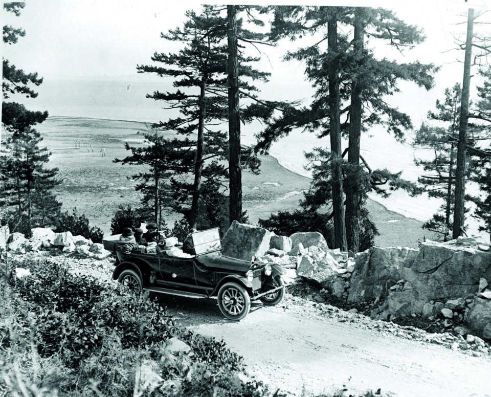  Marine Drive at the Fraser River in 1918. City of Vancouver Archives, CVA AM54-S4-Str P334.