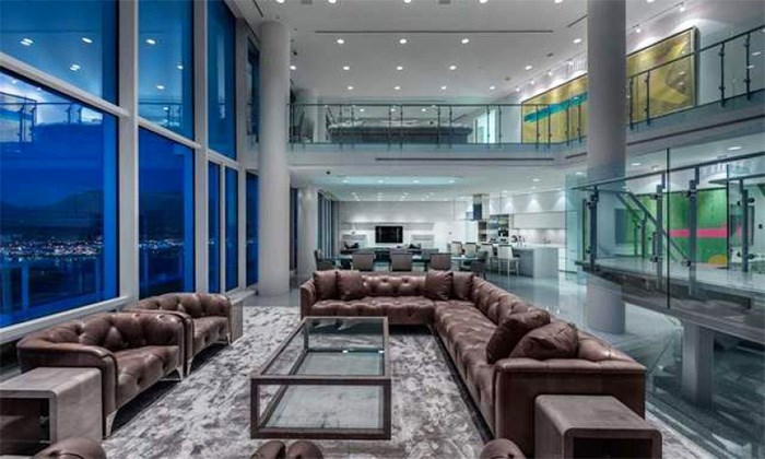  Penthouse 2 at the Fairmont Pacific Rim in downtown 鶹ýӳrecently went on the market for $38 million.