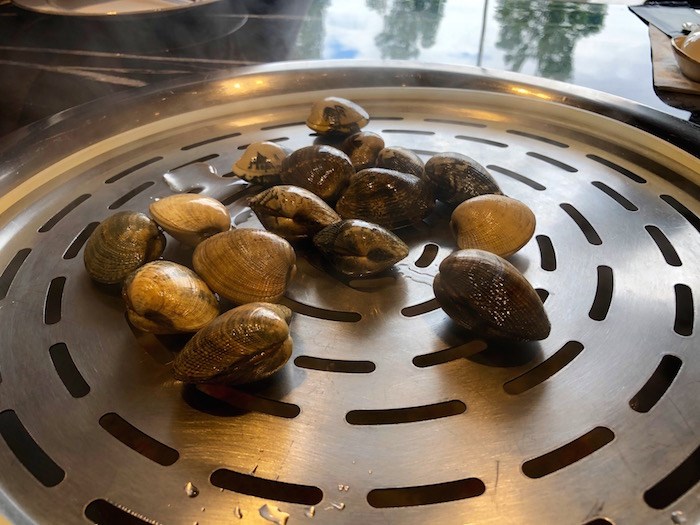  Whole live clams on the steam tray. Photo by Lindsay William-Ross/Vancouver Is Awesome