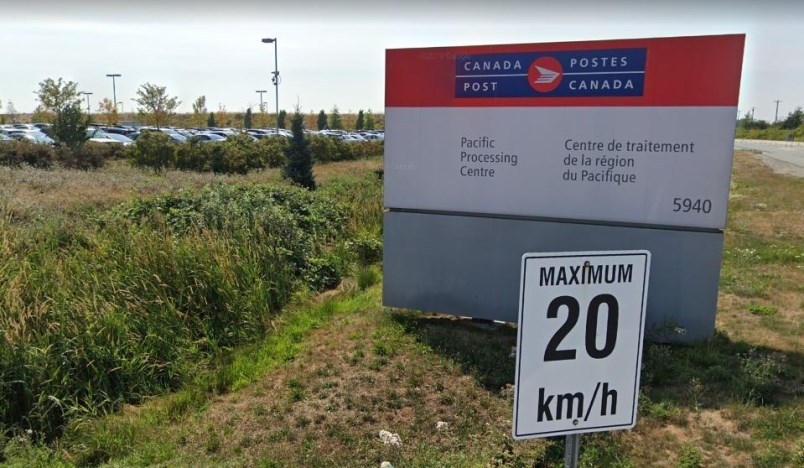 Canada Post employee ‘fears for life’ from speeding border guards at