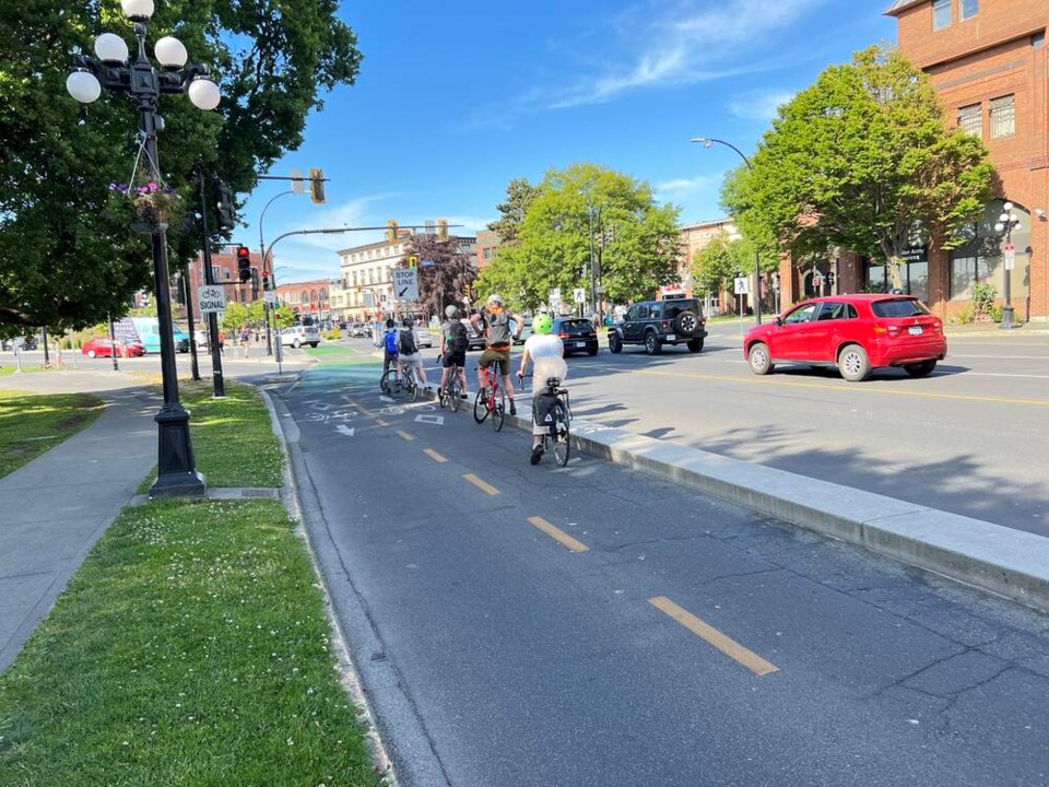 web1_bicycle-lane-wharf