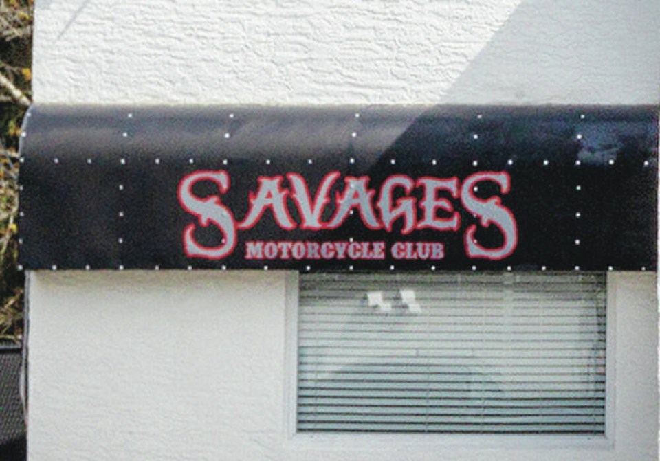 web1_vka-savages-club-sign