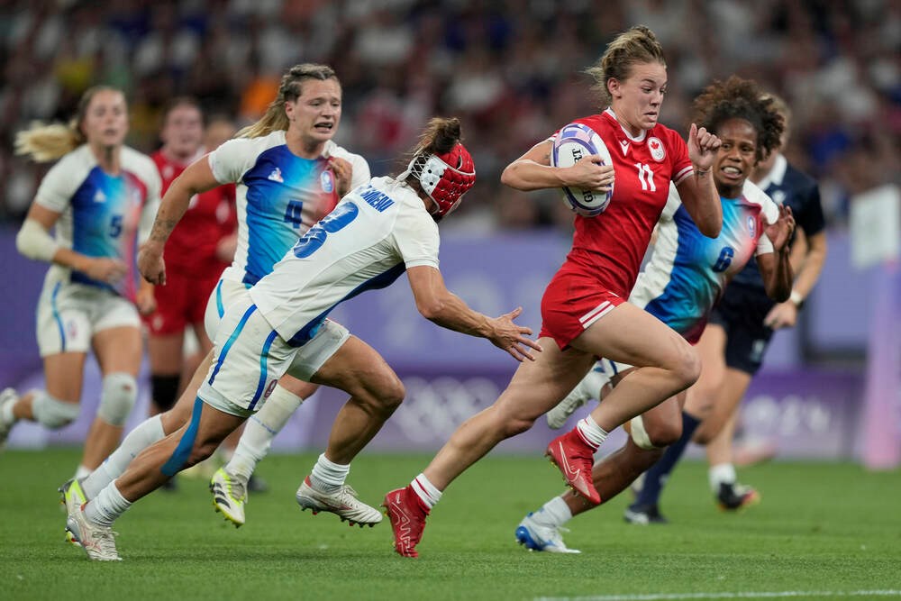 Het damesrugbyteam van Langford verbijstert Frankrijk