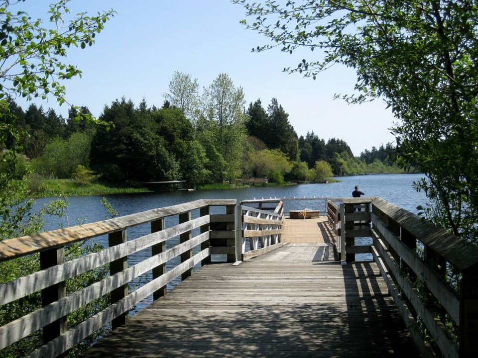 web1_glen_lake_fishing_pier