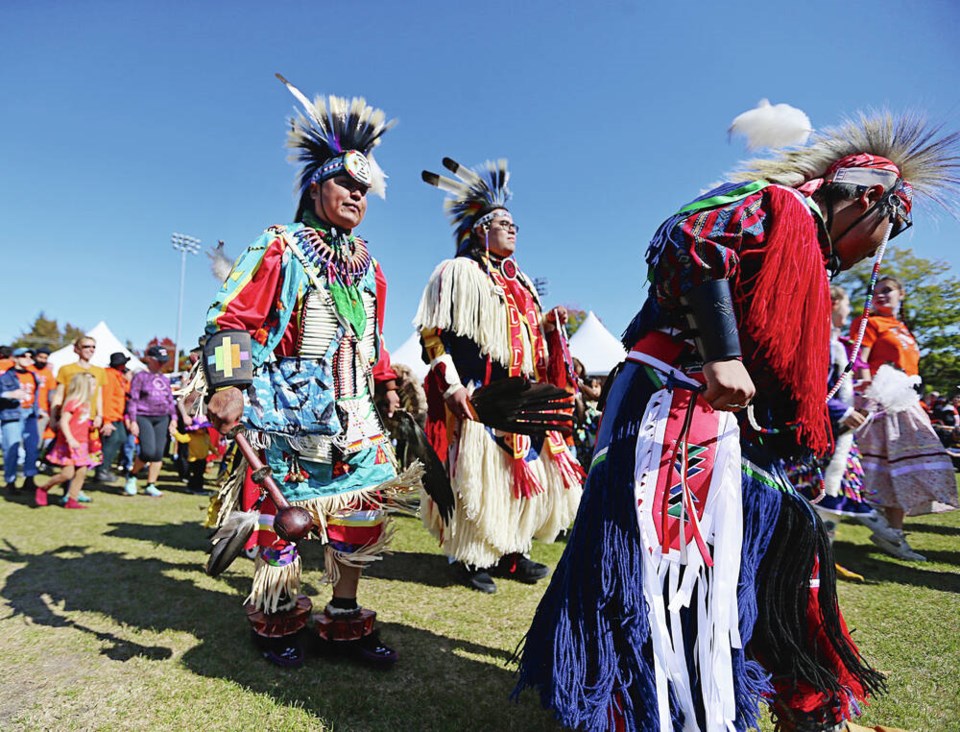 web1_vka-pow-wow-00902