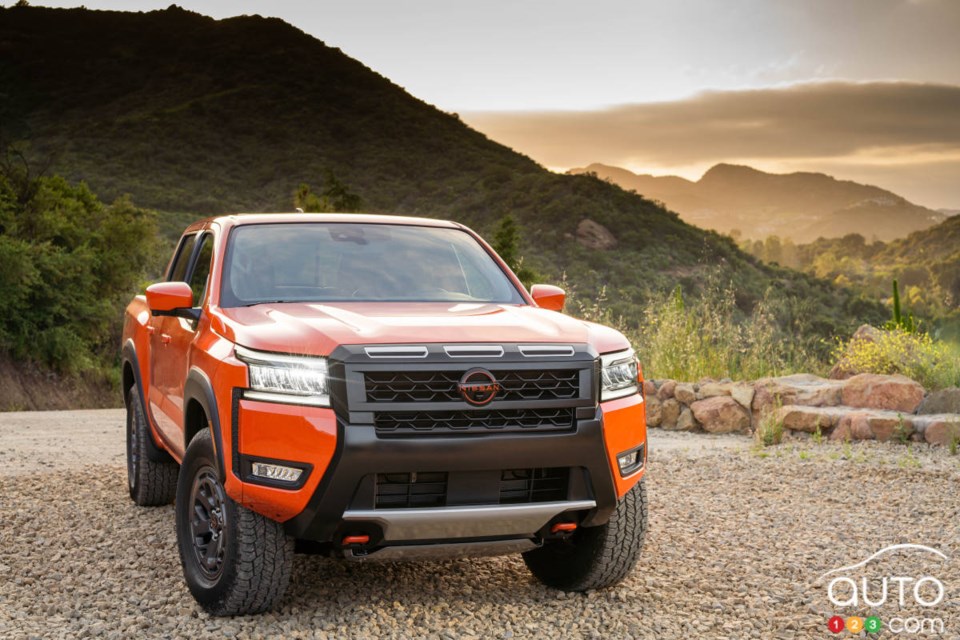 2025_nissan_frontier-29fr