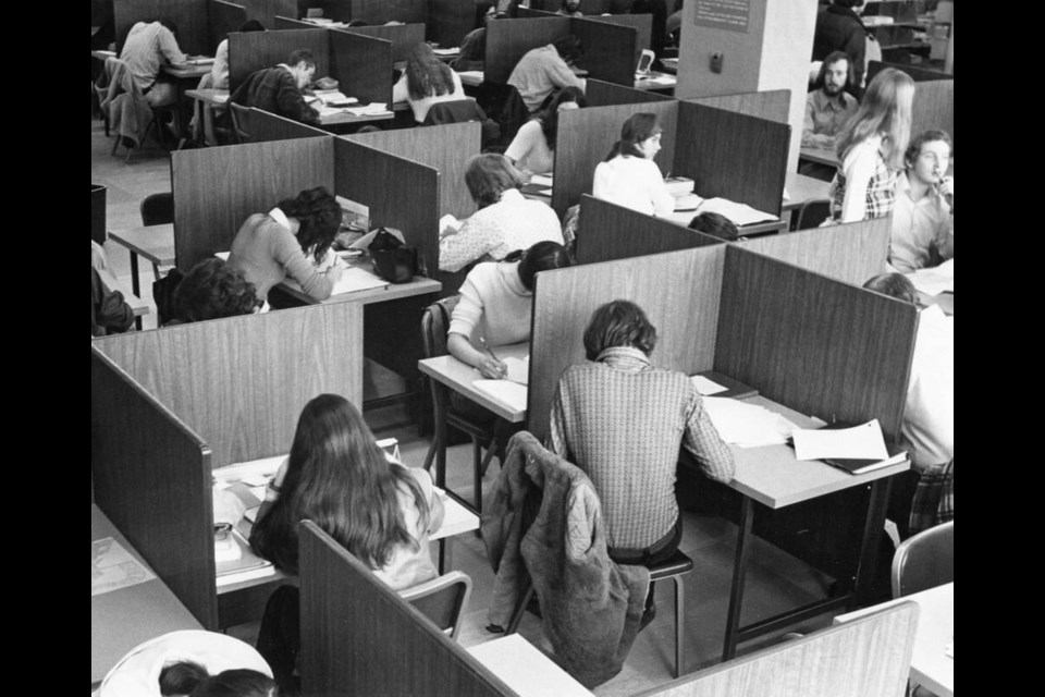 UVic students study in the library, April 1971. IAN MCKAIN, TIMES COLONIST 