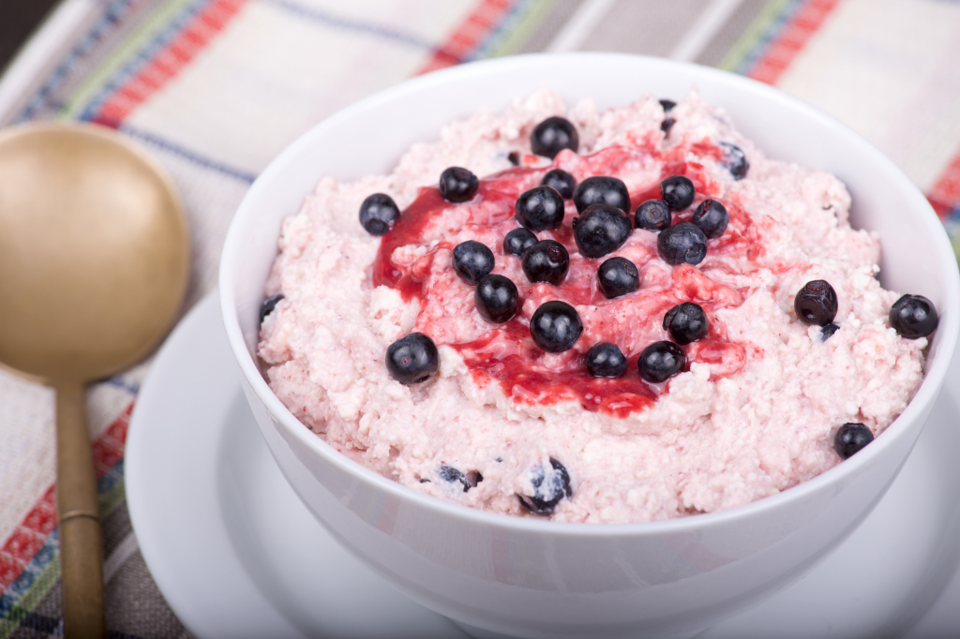 cottage-cheese-and-blueberries