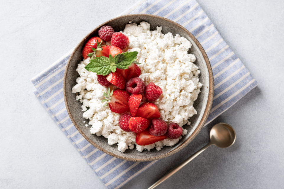 cottage-cheese-with-berries