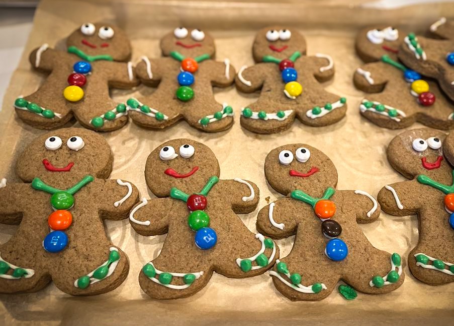 gingerbread-men_rita-demontis_hamilton-beach-2