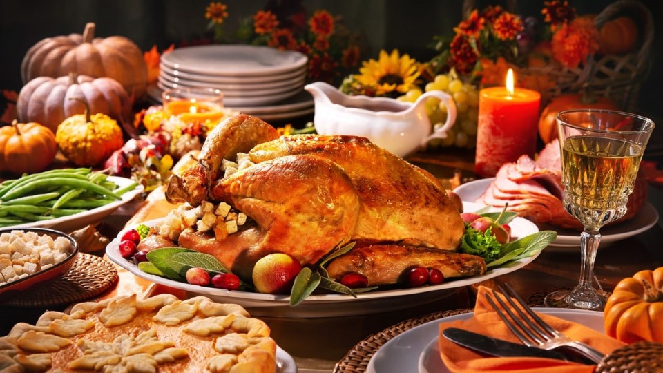 thanksgiving-dinner-7600226_1280