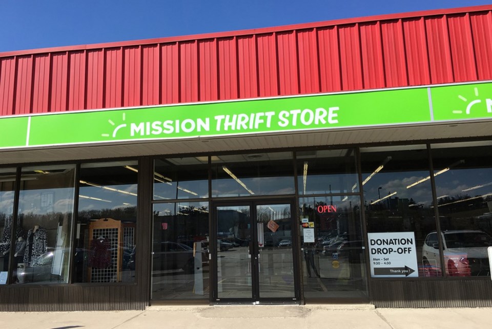 mission-thrift-store-storefront